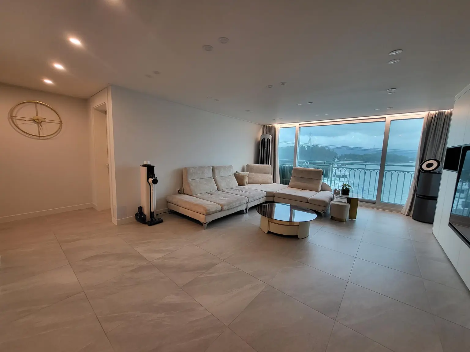 全罗南道丽水 拥有迷人海景的豪华住宅 - main image