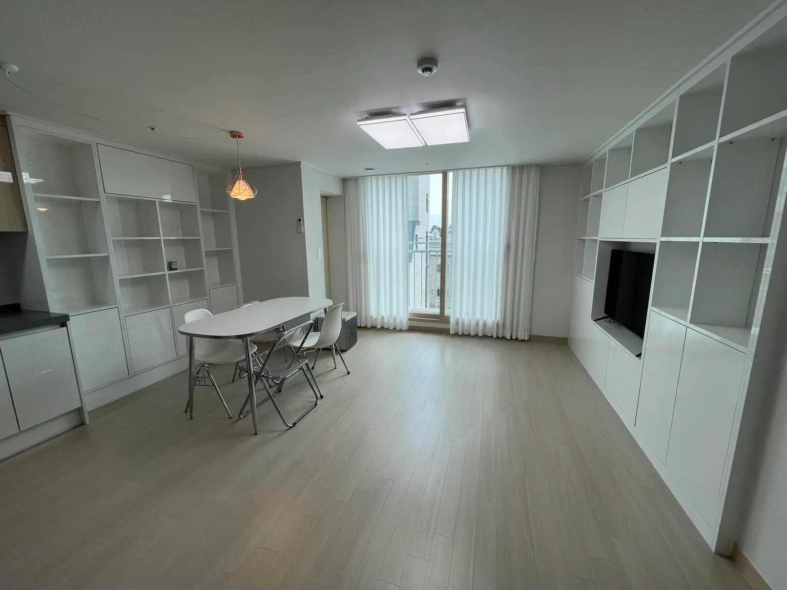 Gangwon Gangneung Songjeong Beach Pine Forest Apartment - main image