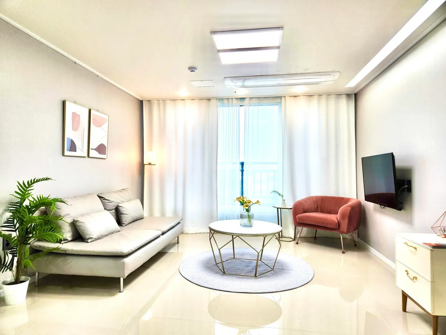 Jeju Sehwa Cozy and comfortable newly built two-room with a view of the distant sea - main image