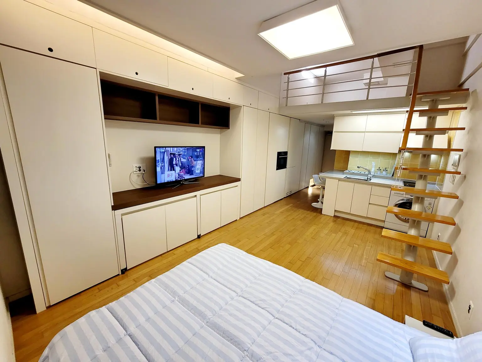 Gyeonggi Seongnam Cozy rest: Next to the exit of Mikum Station - main image