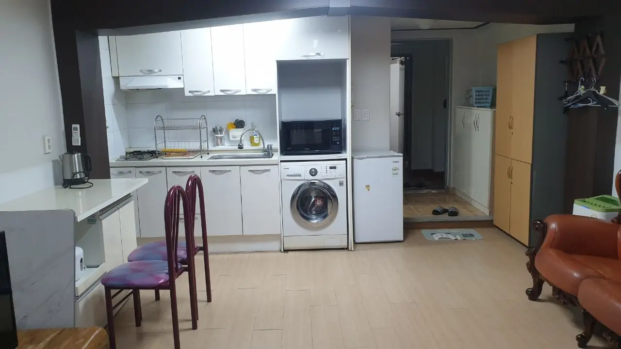 Busan Haeundae One-room apartment 2 near Haewoljeong on Dalmaji-gil - image3