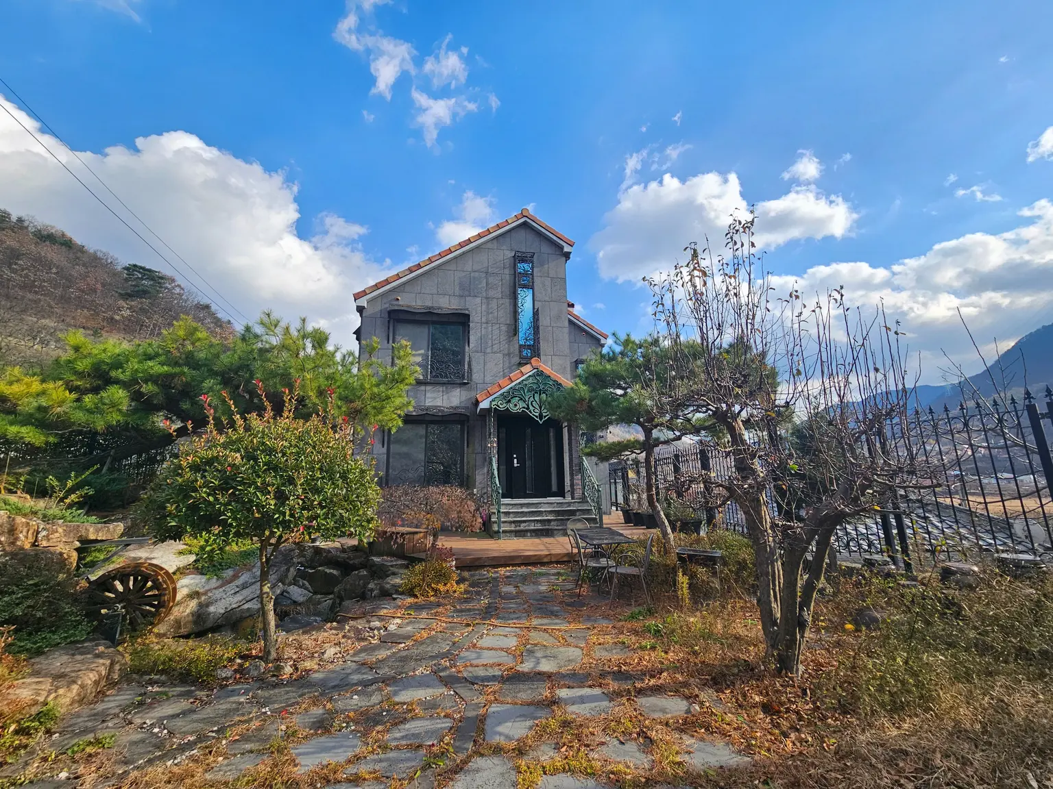 경남 밀양 workation & forest retreat & with a yard House 4BR & sleeps 6 산과 계곡옆 멋진별장 Cover Photo