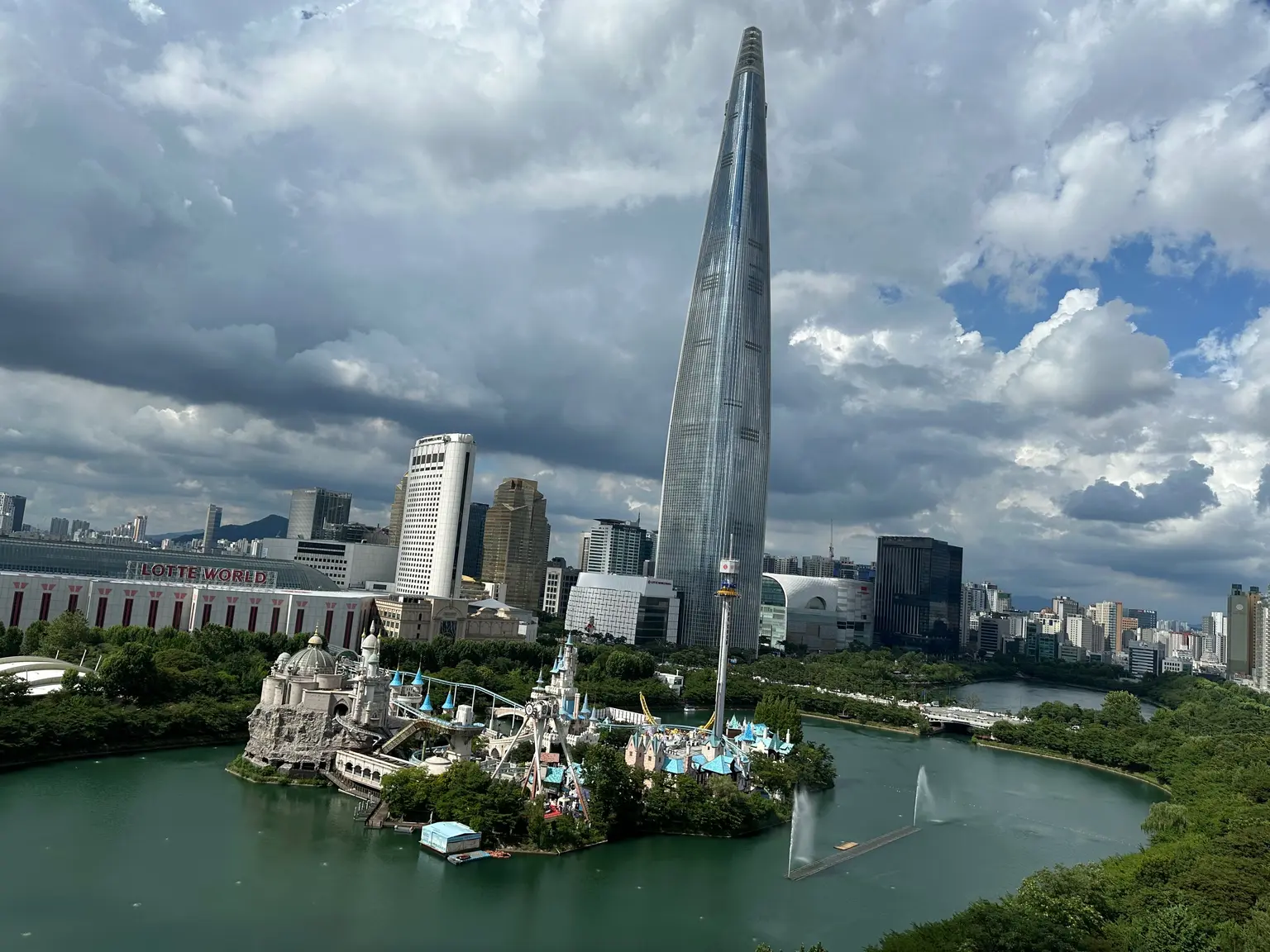 Seoul Songpa Seokchon Lake View Emotional Room - main image