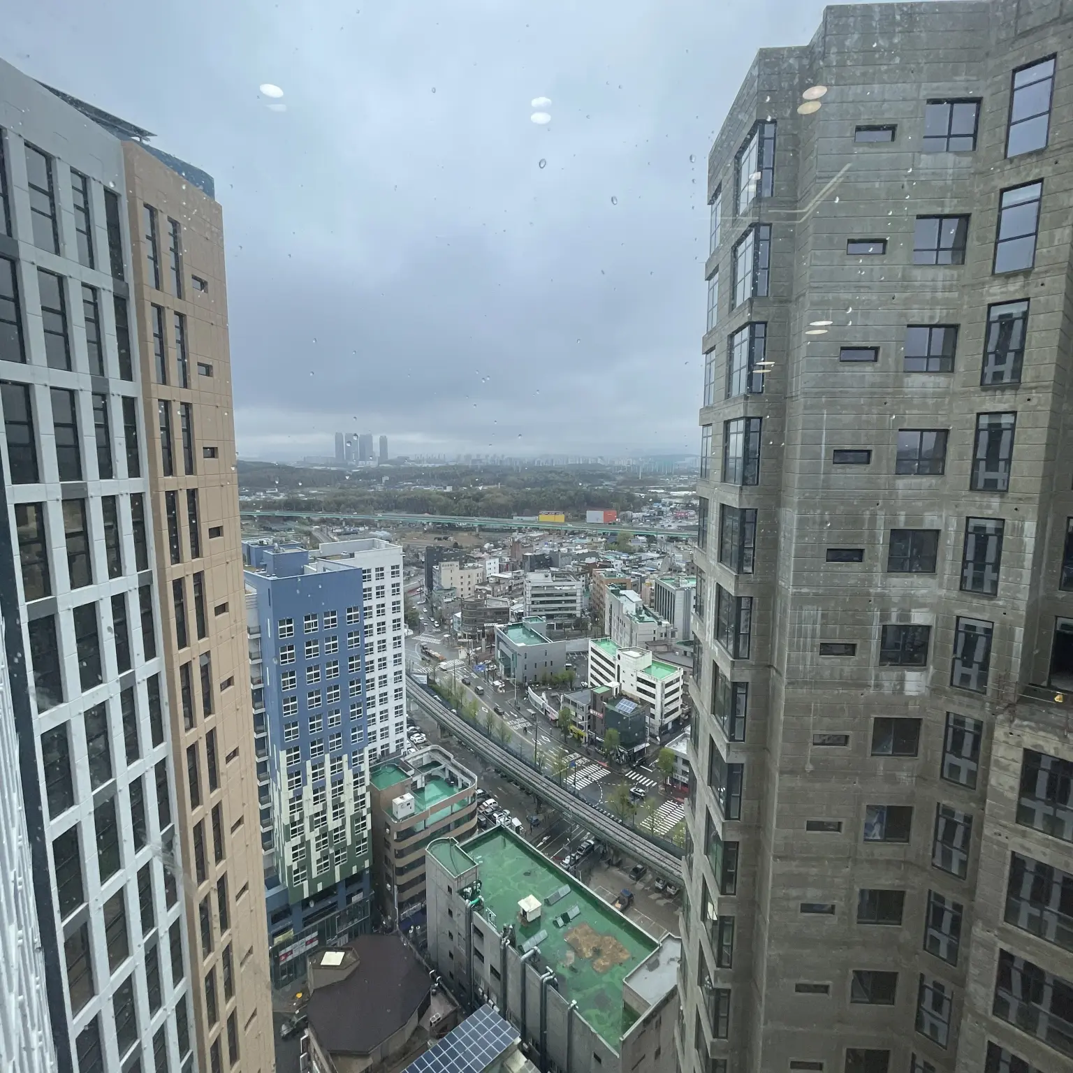 服务式公寓 2室·最多5人 【京畿道高阳市】位于元堂站附近，新建复式办公公寓，视野极佳。 主图