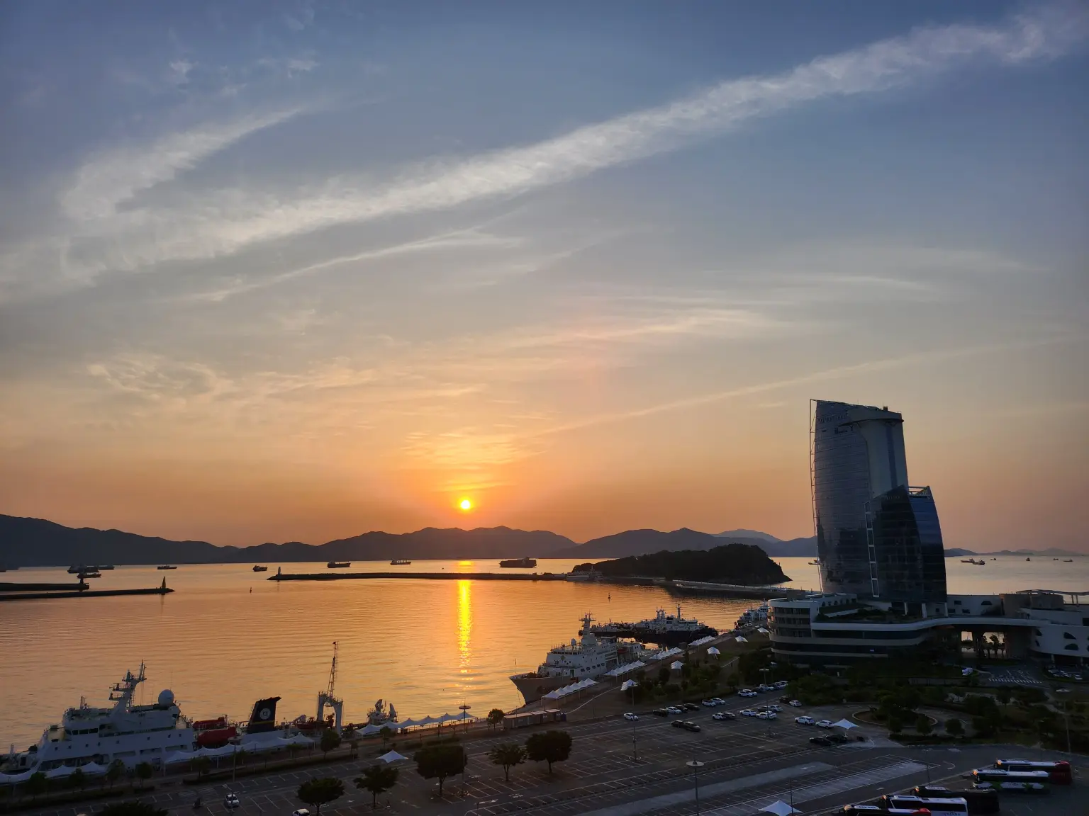 Yeosu, Jeonnam nomad shelter1: Odongdo, Living room sunrise, Ocean view, Private house - main image