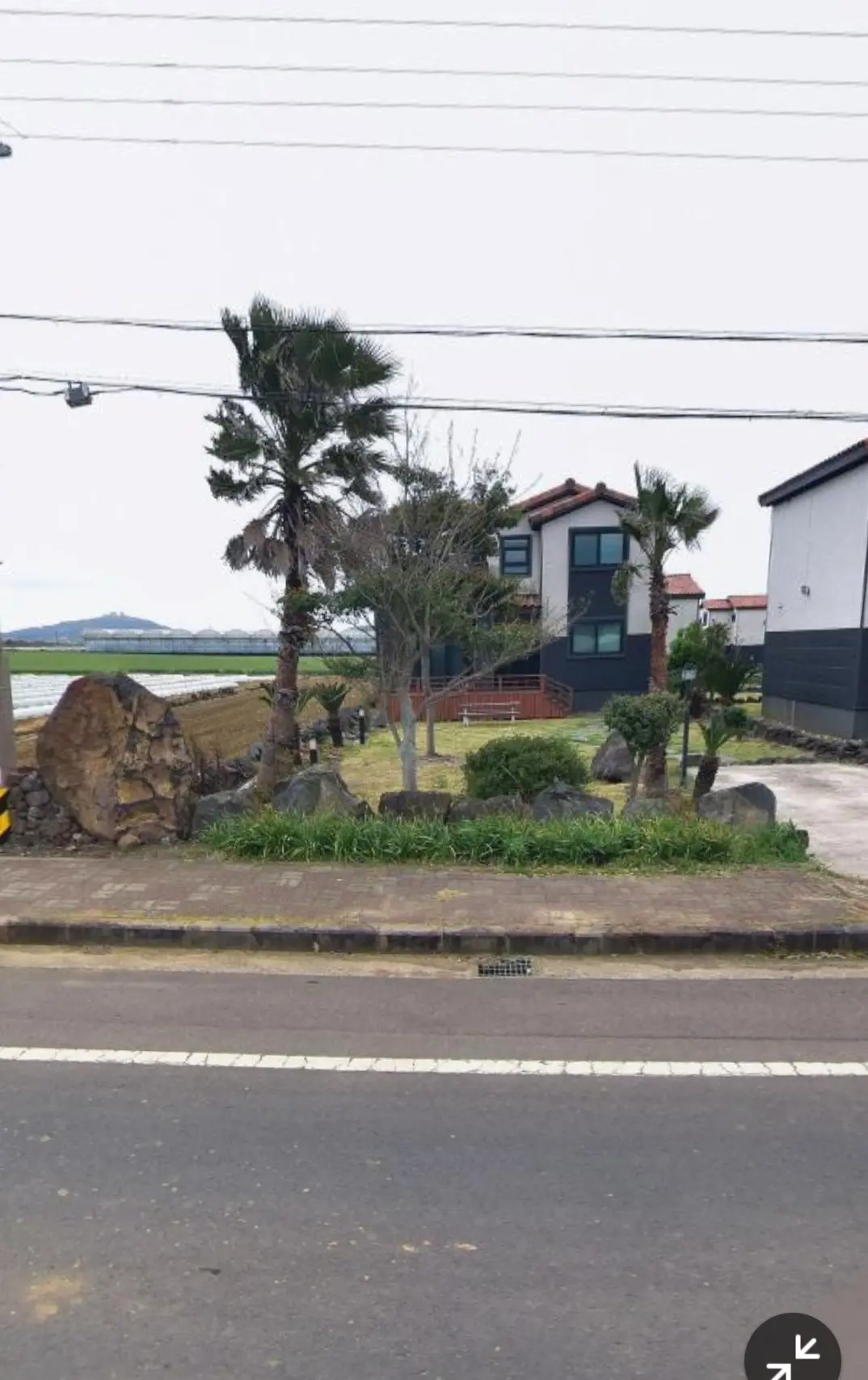 西帰浦 ワーケーション・庭付き・田舎暮らし 家全体 3ベッドルーム・最大6名 ファミリーペンションC 31坪腹層 代表写真