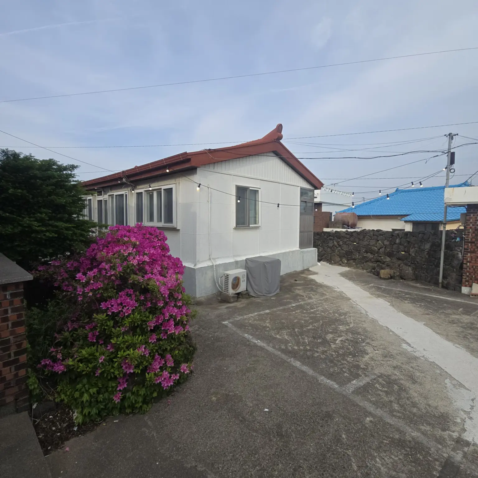 Jeju City, Jeju with a yard & countryside stay & stone wall House 2BR & sleeps 4 Yomangjin Stay Cover Photo