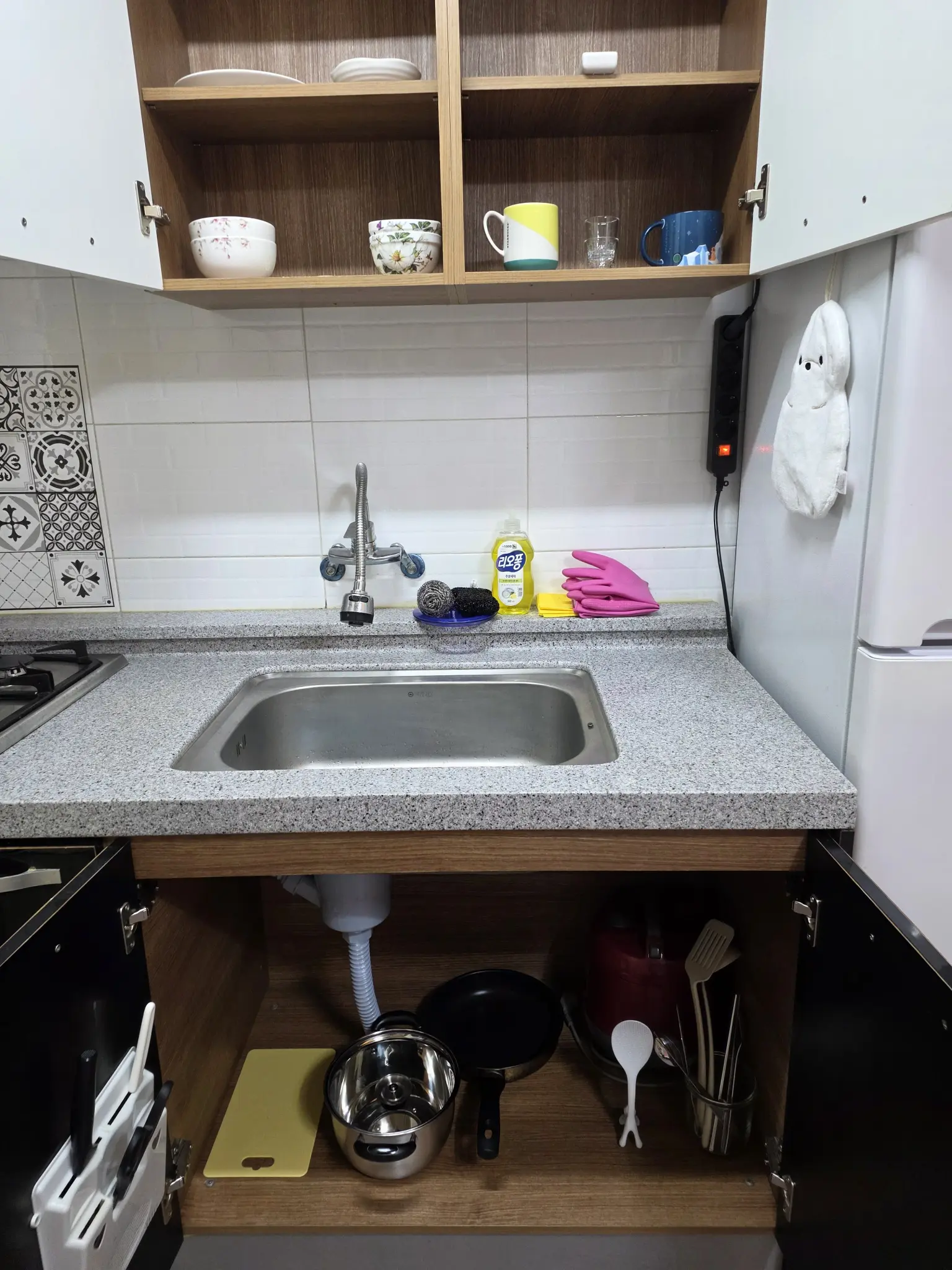 Interior photo 1 - Sunshine 202R (1BR & sleeps 2)