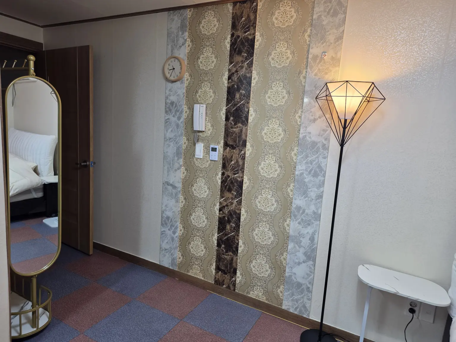 Room-{{room_count}} photo 1 - Sunshine 202R (1BR & sleeps 2)
