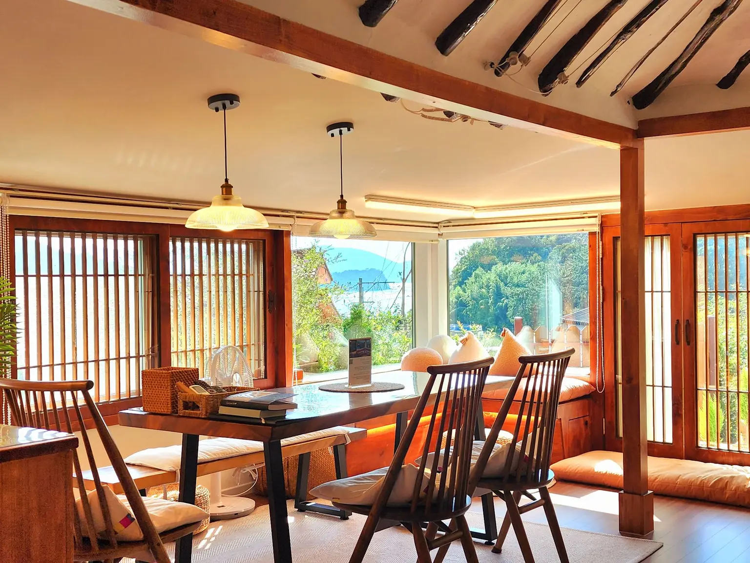 慶南古城 垂木と海の景色がある感性のあるツールーム田舎集독住宅 - main image