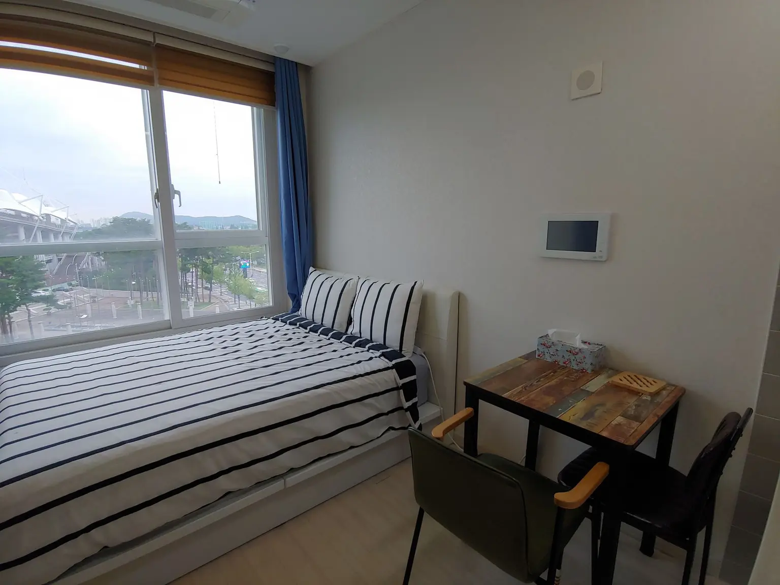 Gyeonggi Goyang  Serviced apartment 1BR & sleeps 2 KINTEX Sports Complex. Baek Hospital Daehwa Station Exit 3 Cover Photo