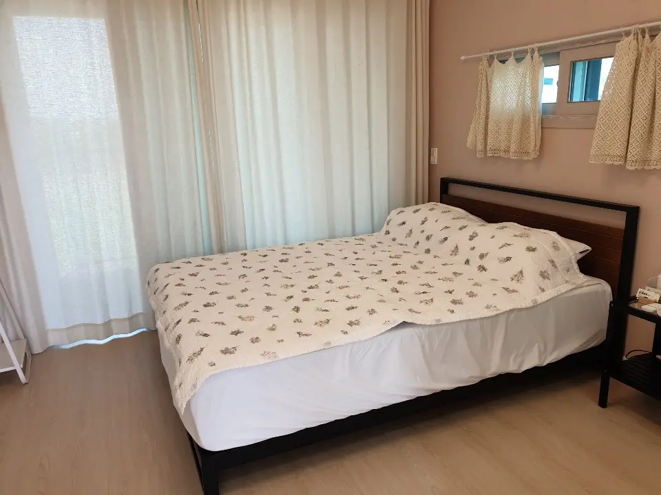 Seogwipo Newly built one-room emotional stay with a pretty rape flower road #201 - image1