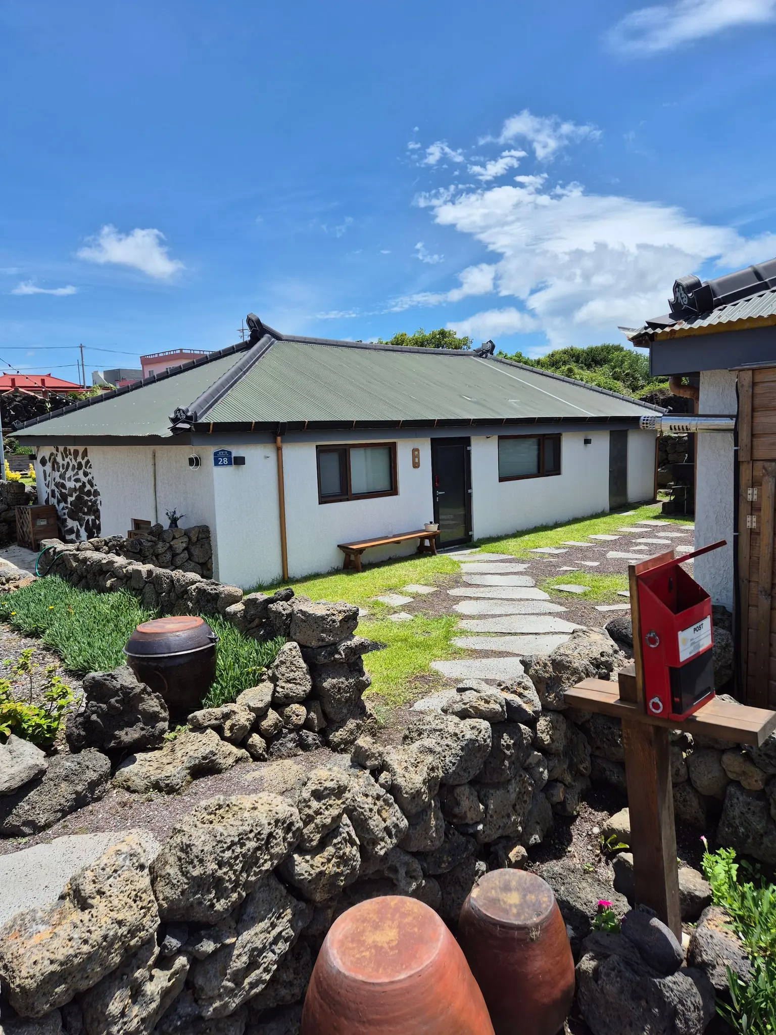 Jeju Aewol seaside & with a yard & countryside stay Entire House 2BR & sleeps 4 Quiet seaside village two-room detached house Near the sea 3 min walk from Gwakjido Cover Photo