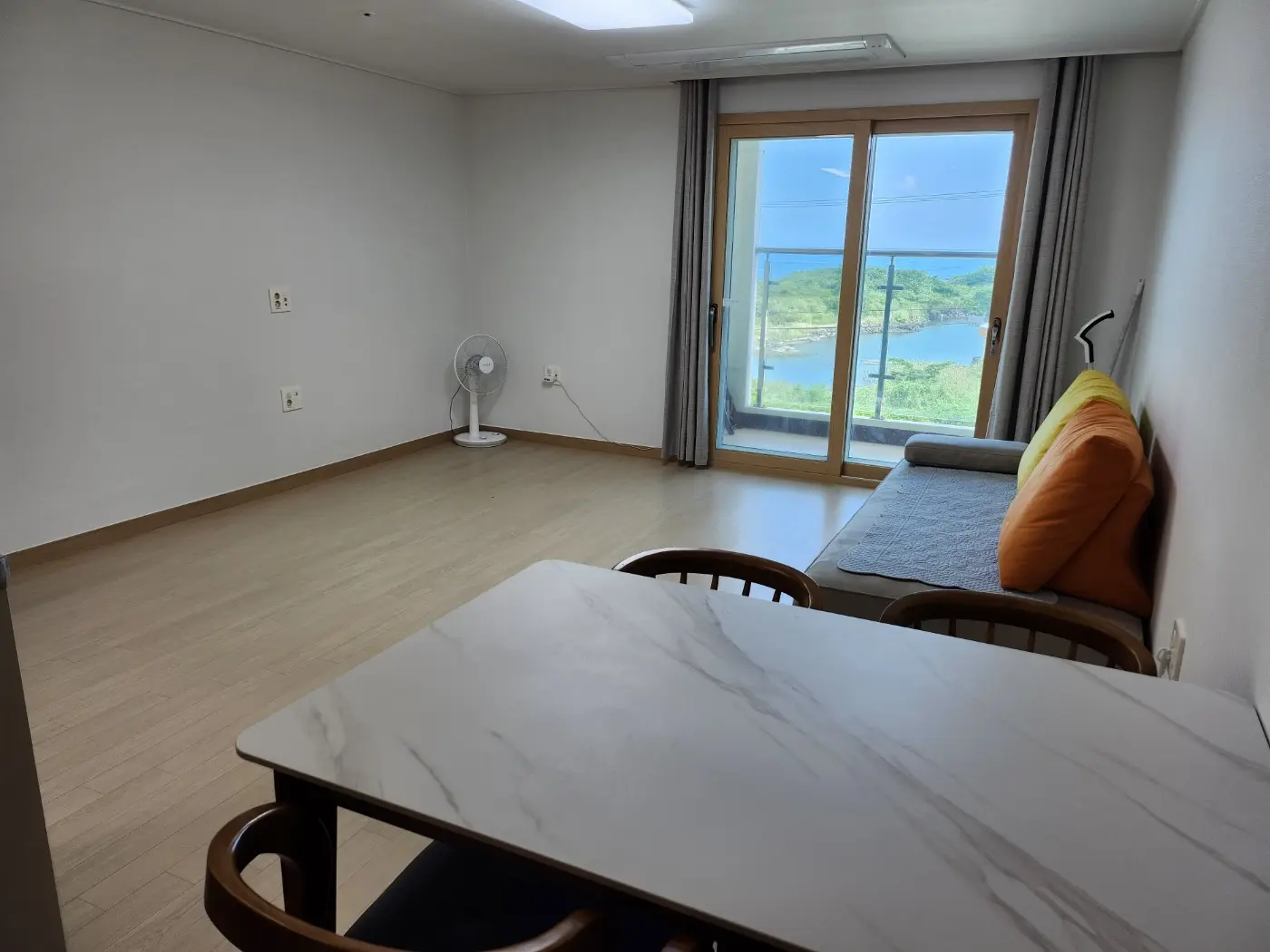 济州朝天 海景·近海 公寓 2室·最多4人 海景两室复式公寓（1年居住折扣） 主图