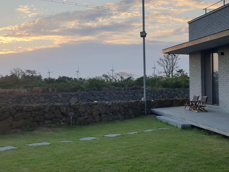 [제주 한경] 제주#잔디마당# 먼바다와 석양이 멋진 럭셔리 고급 별채#판포포구#신창풍차 11