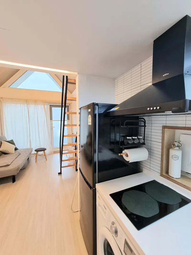 [Pyoseon, Seogwipo] A one-room house for 1-2 people with a beautiful forest view: Tiny House A 8
