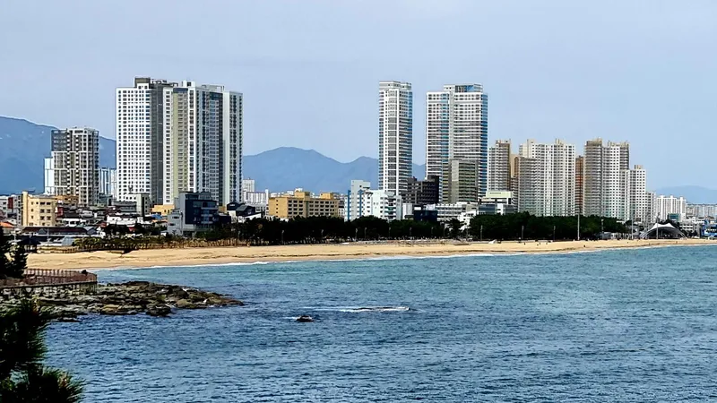 [Sokcho] One-room side ocean view 30 seconds walk from Sokcho Beach 14