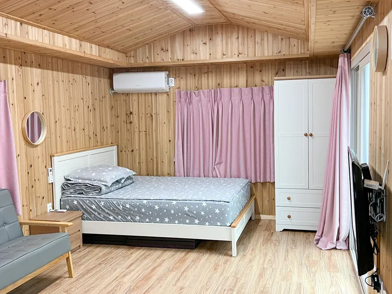 [제주 구좌] 비자림 도보 5분 거리 따뜻함이 가득한_빨강이 10평 원룸형 숙소 13