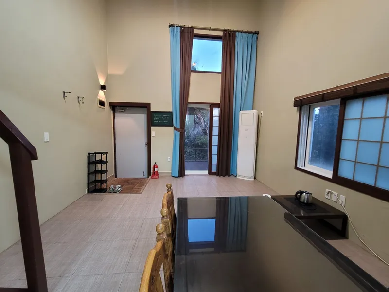[Namwon, Seogwipo] Ocean View Blue House (Premium) Right in Front of the Beach 59