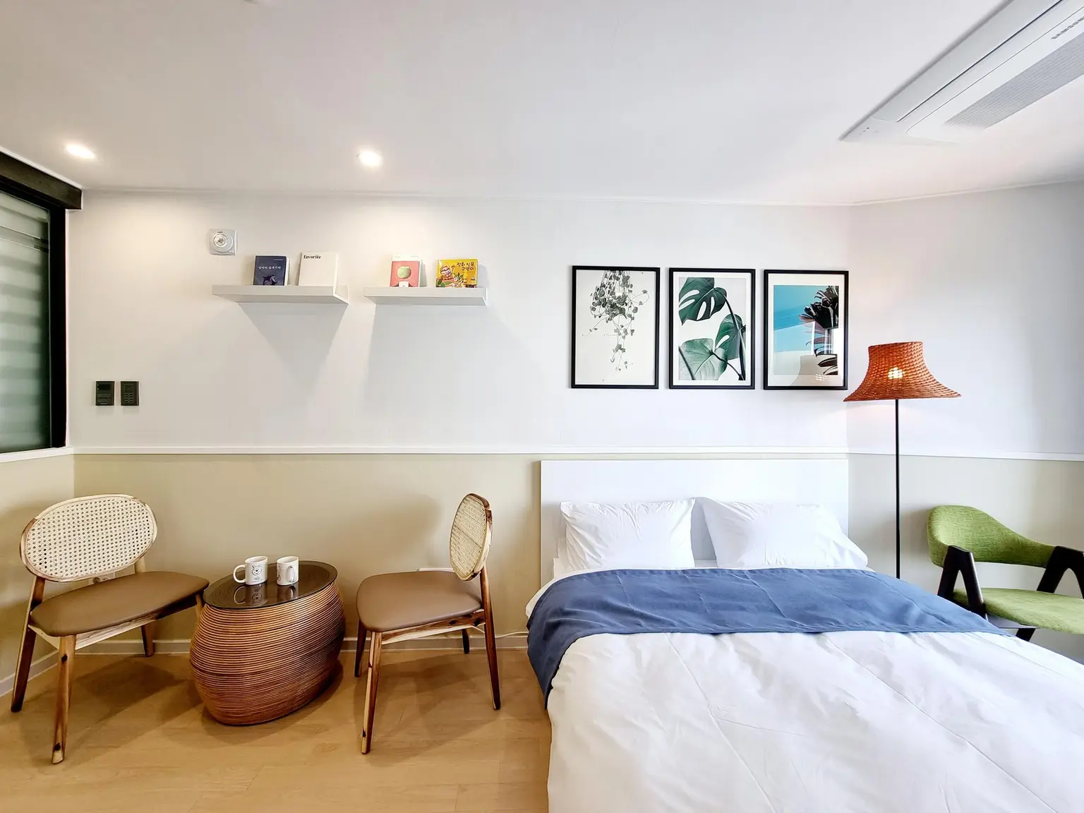 Gangwon Sokcho One-room side ocean view 30 seconds walk from Sokcho Beach - main image