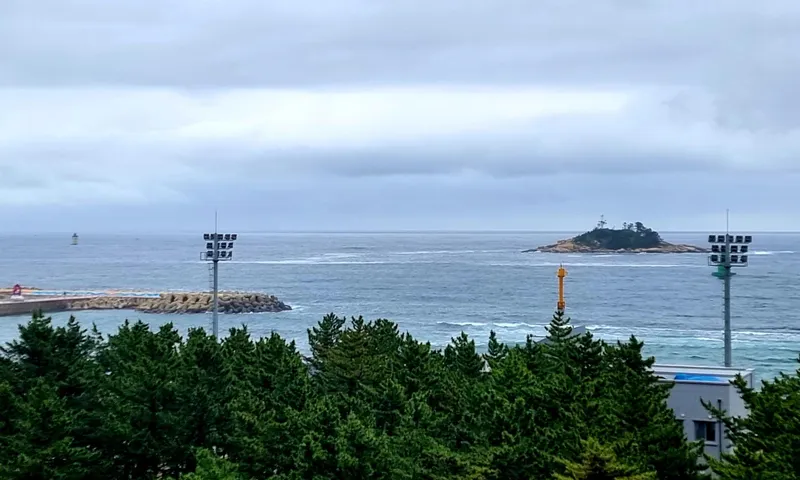 [Sokcho] One-room side ocean view 30 seconds walk from Sokcho Beach 16