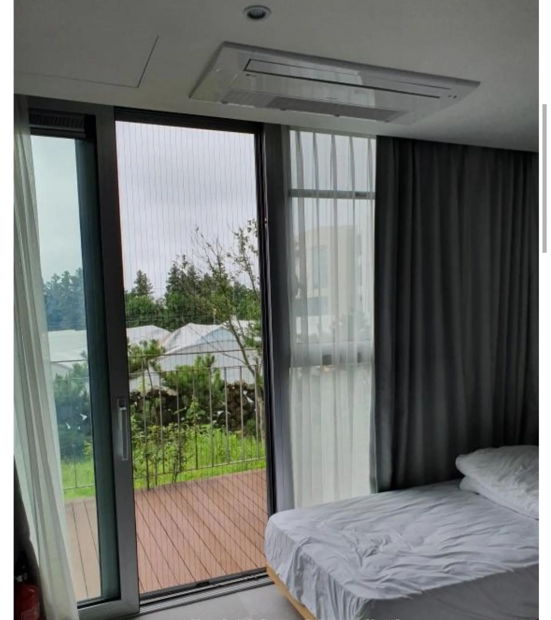 Topyeong-dong Modern One-Bedroom Apartment