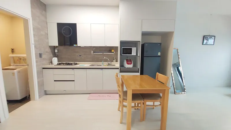 [Seoho-dong, Seogwipo] Room 703: Ocean View from My Own Master Room Beyond the Floor-to-Floor Window_Newly Built Two-Room Wells Place 21