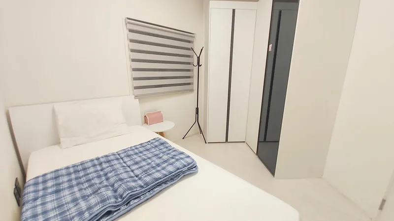 [Seoho-dong, Seogwipo] Room 703: Ocean View from My Own Master Room Beyond the Floor-to-Floor Window_Newly Built Two-Room Wells Place 6