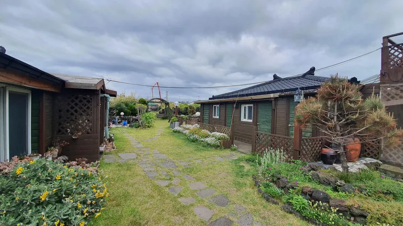 [Hangyeong, Jeju][Jeju Panpo] In front of Panpo Port, a quiet and pretty traditional stone house (Sarangchae, Dokchae) 15