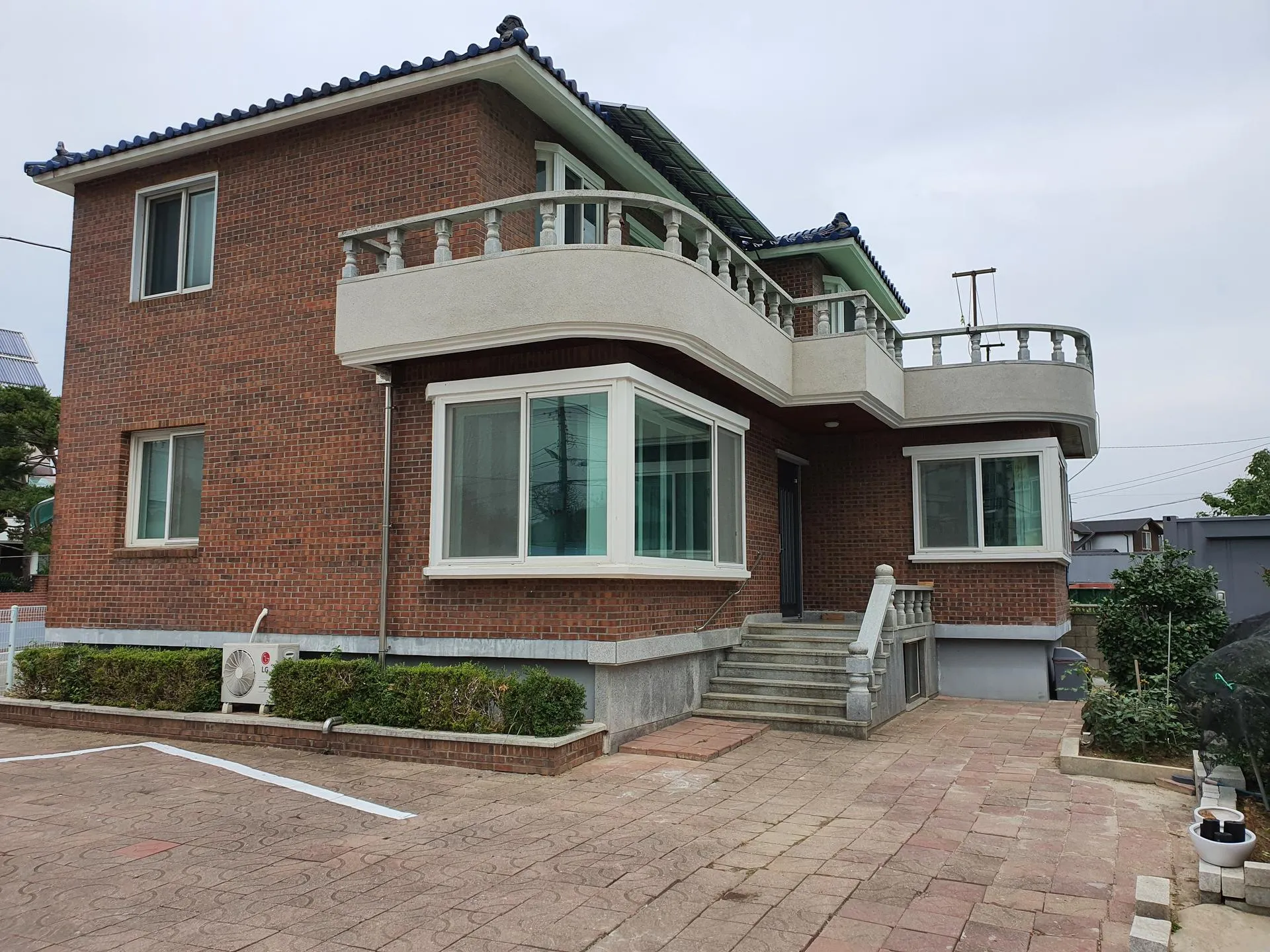 Chodang-dong Yard Two-Bedroom House