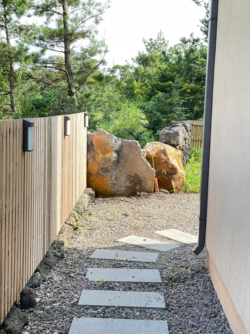 [Pyoseon, Seogwipo] A tranquil #2-story private house located in Pyoseon #lawn yard 21