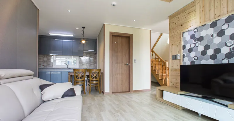 [Namwon, Seogwipo] Hannam-ri 25 pyeong duplex detached house A #Large lawn yard #3 rooms, 3 bathrooms 4