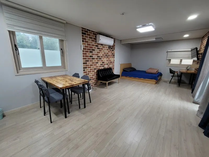 [Gujwa, Jeju] Jeju Gujwa] Bijarim Mountain Trail Duplex One-Room Independent #2min walk from Bijarim #Work from home possible B13 32