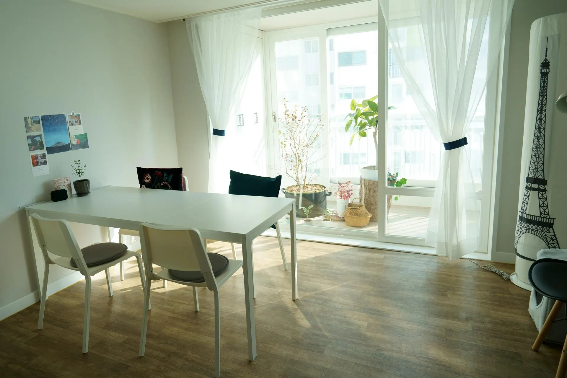 Seongan-dong Mountain View Three-Bedroom Apartment