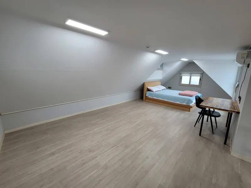 [Gujwa, Jeju] Jeju Gujwa] Bijarim Mountain Trail Duplex One-Room Independent #2min walk from Bijarim #Work from home possible B13 45