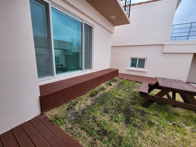 [Gujwa, Jeju] Jeju Gujwa] Bijarim Mountain Trail Duplex One-Room Independent #2min walk from Bijarim #Work from home possible B13 56