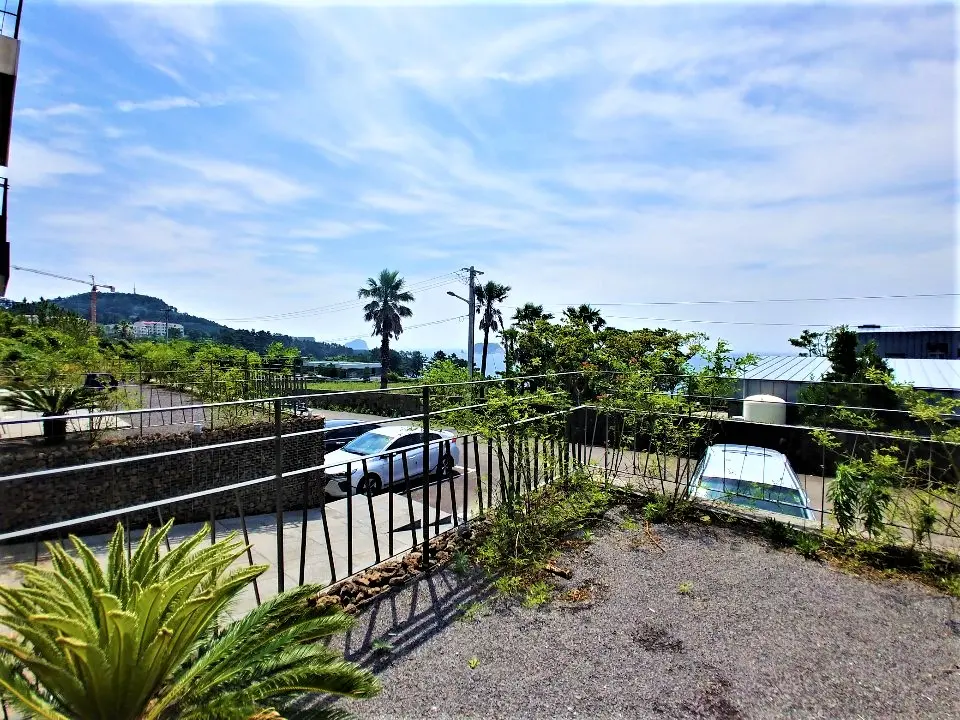 Seogwipo ocean view & seaside & workation House 2BR & sleeps 4 Complete ocean view (Seopseom Island, Munseom Island) Barbecue Bulmung 1st floor view like 2nd floor Cover Photo