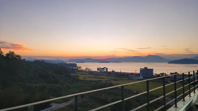 [경남 거제] 거제도 탁트인바다와 노을을 즐길 수 있는 힐링스테이C 44