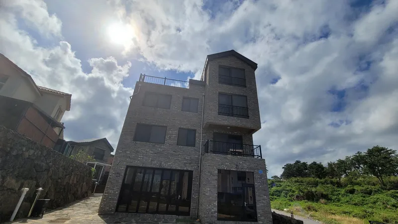 [제주 애월] 해안 절경 오션뷰 한라산 뷰 층고 높고 넓은 옥상뷰 복층 86