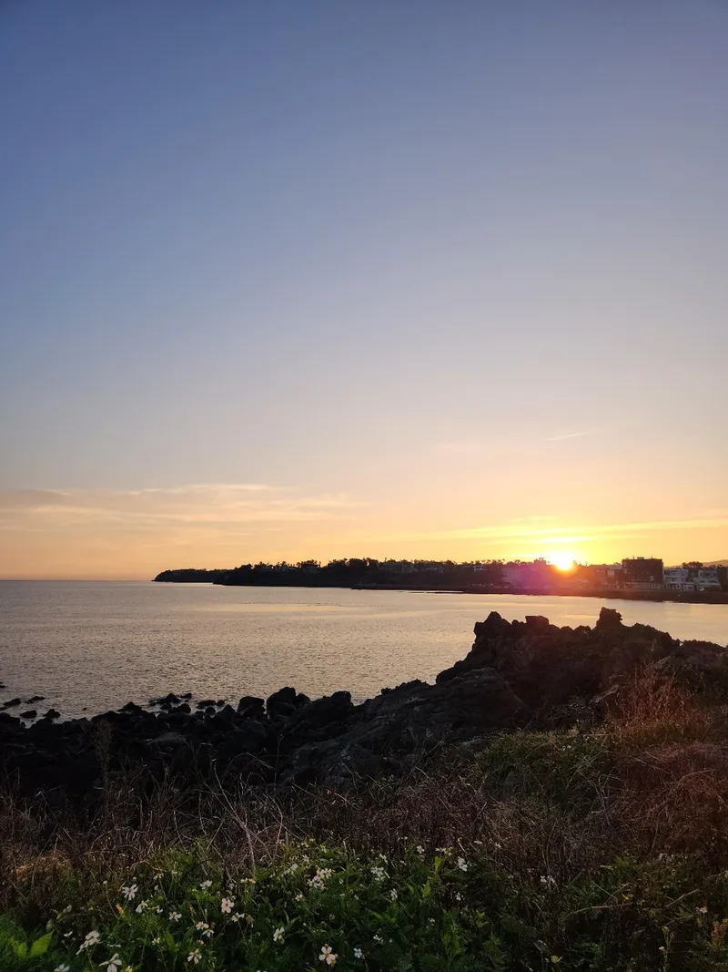[Aewol, Jeju] Ocean view, sunset view, restaurant, full option, two-room house 52