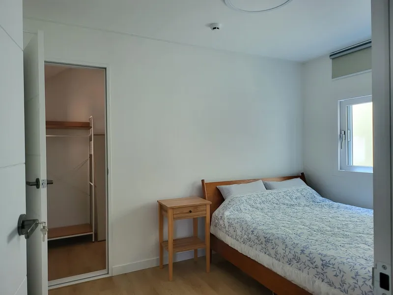 [Seongsan, Seogwipo] Stone wall, grass yard, independent house, two rooms + attic / living area is marked 14