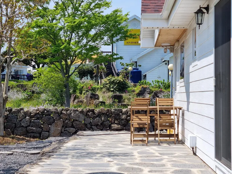 [Seongsan, Seogwipo] A quiet and clean remodeled three-room duplex house 14