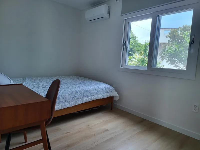 [Seongsan, Seogwipo] Stone wall, grass yard, independent house, two rooms + attic / living area is marked 17