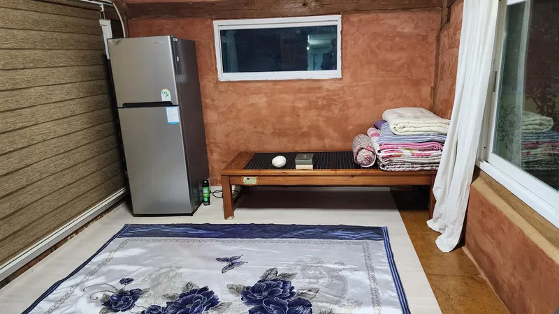 [충북 진천] 백곡호반 숲속 황토독채 #애견동반가능#불멍 구들방지지기 2