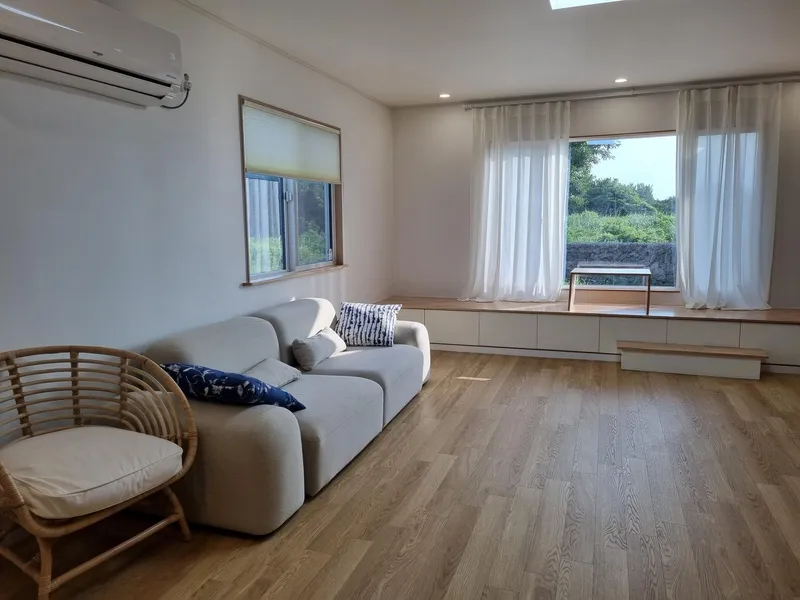 [Seongsan, Seogwipo] A quiet and clean remodeled three-room duplex house 21
