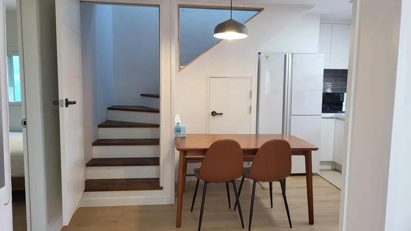 [Seongsan, Seogwipo] Stone wall, grass yard, independent house, two rooms + attic / living area is marked 11
