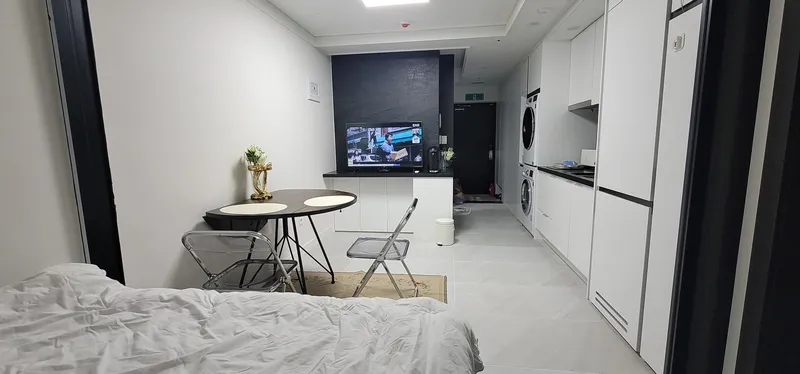 [Suyeong, Busan] One-room officetel with Gwangan Bridge view right in front of Gwangalli Beach 15
