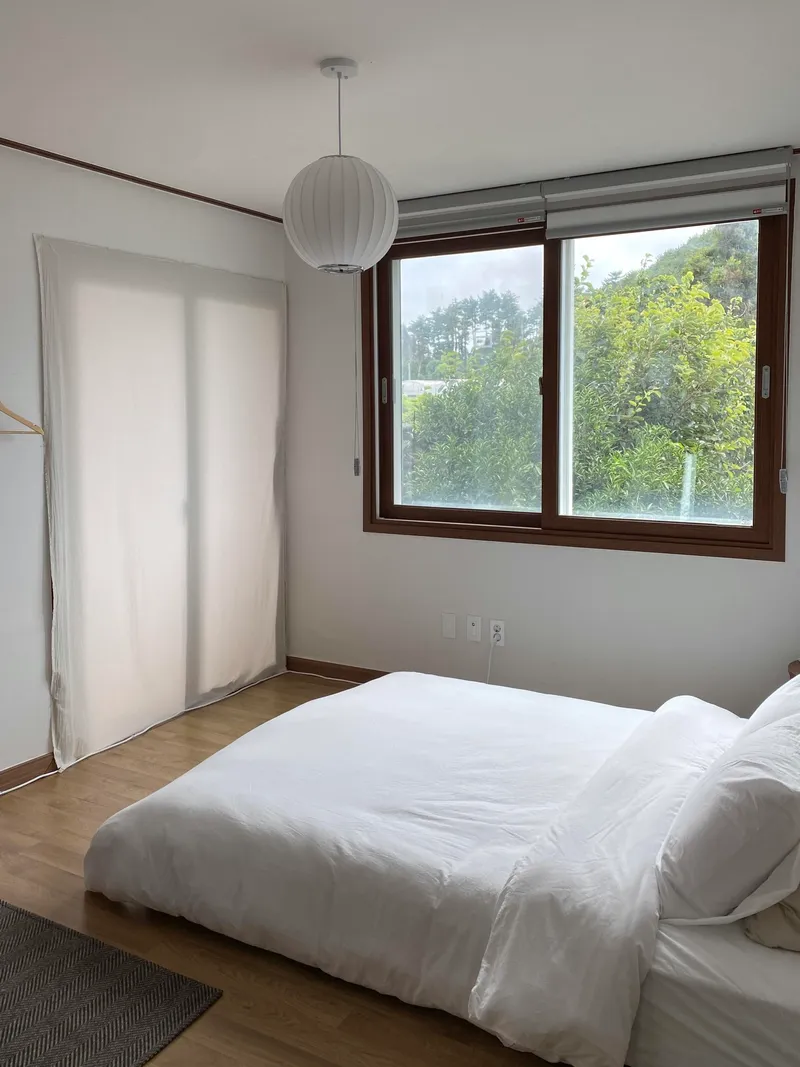 [Hangyeong, Jeju] Two-story three-room independent emotional accommodation #5 rooms #45 pyeong 28