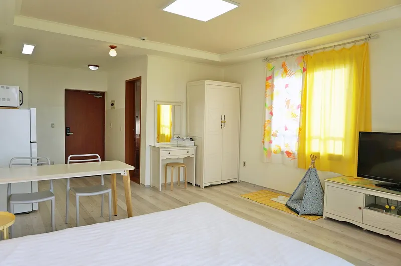 [Bomok-dong, Seogwipo] When you need ocean view healing, 3rd floor of Emotional Stay Y #Pets allowed 3