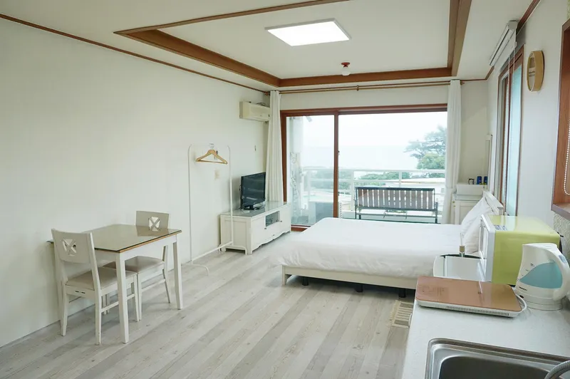 [Bomok-dong, Seogwipo] When you need ocean view healing, 2nd floor of Gamsung Stay G #Pets allowed 6